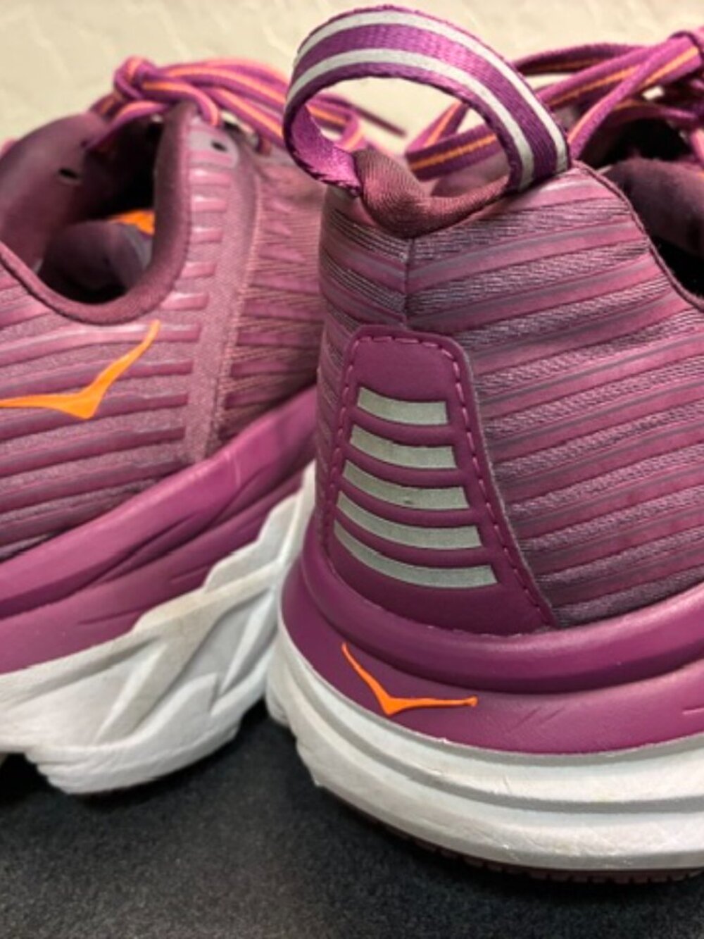 Hoka Z2435 Womens Purple One One Bondi 6 Running Shoes Size 9 - Picture 5 of 7